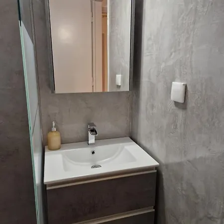 Apartment Above Near The Airport Artemida (Attica)