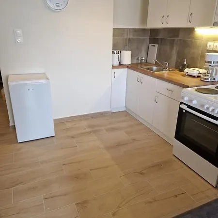Apartment Above Near The Airport *